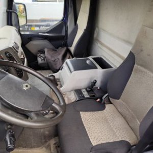 foto 19t Renault 9m+HDS Fassi