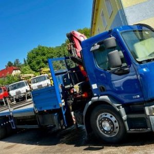 foto 19t Renault 9m+HDS Fassi