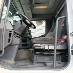 foto EUR6 Renault 6x4 Flatbed+ HR Hiab