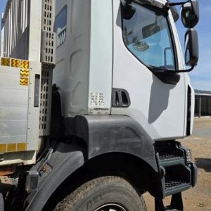 foto 6x4 Renault 32t +(2014) HIAB 188 radio